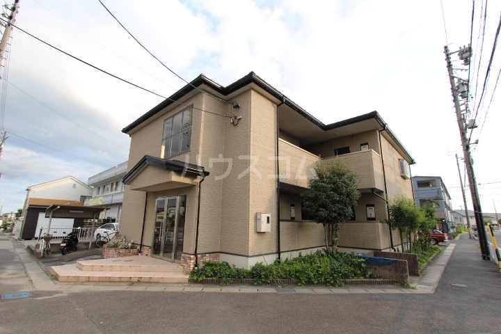 23/30 エントランス