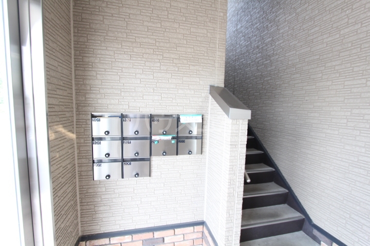 24/30 エントランス