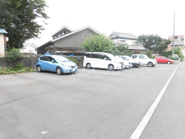 22/27 駐車場