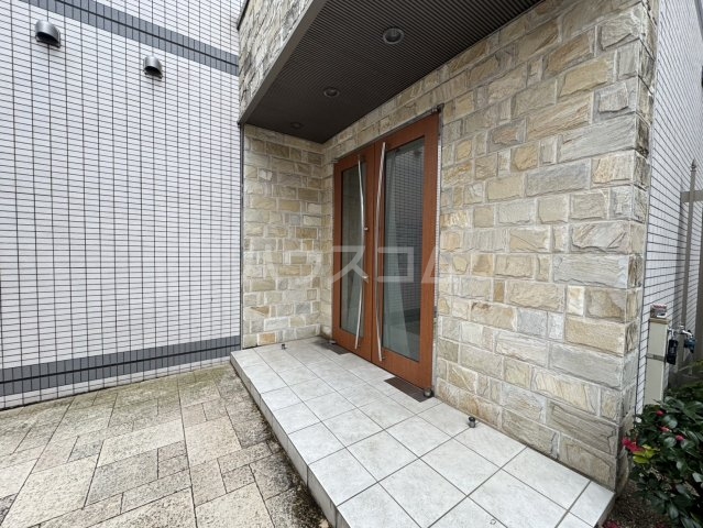 22/29 エントランス