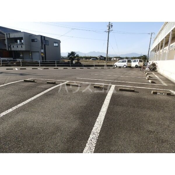 14/15 駐車場