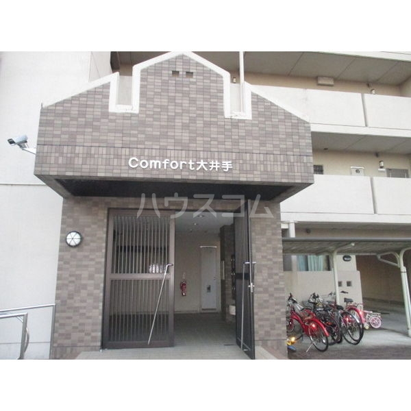 18/23 エントランス