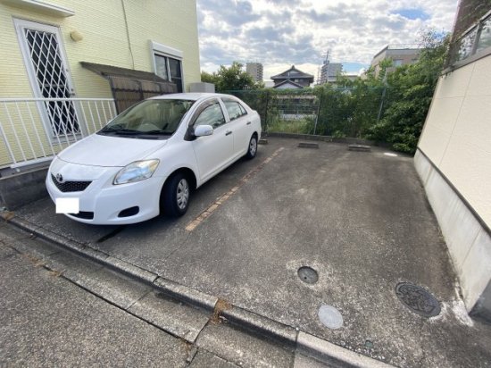 22/30 駐車場