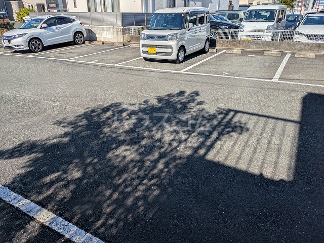 26/30 駐車場