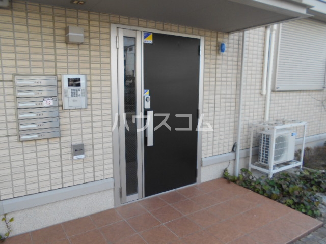 28/30 エントランス