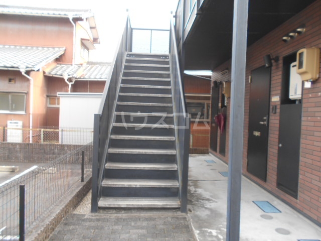 22/30 エントランス