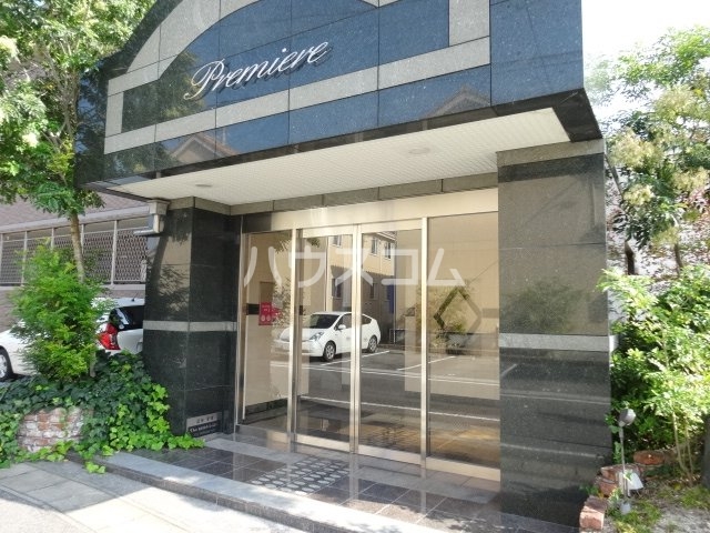 23/30 エントランス