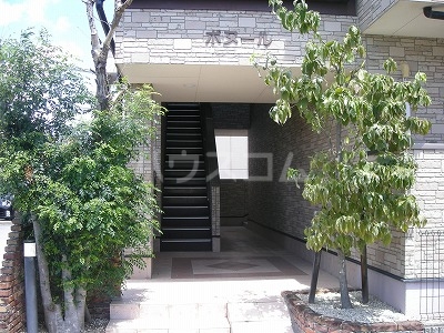 21/25 エントランス