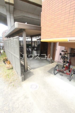 23/30 駐車場