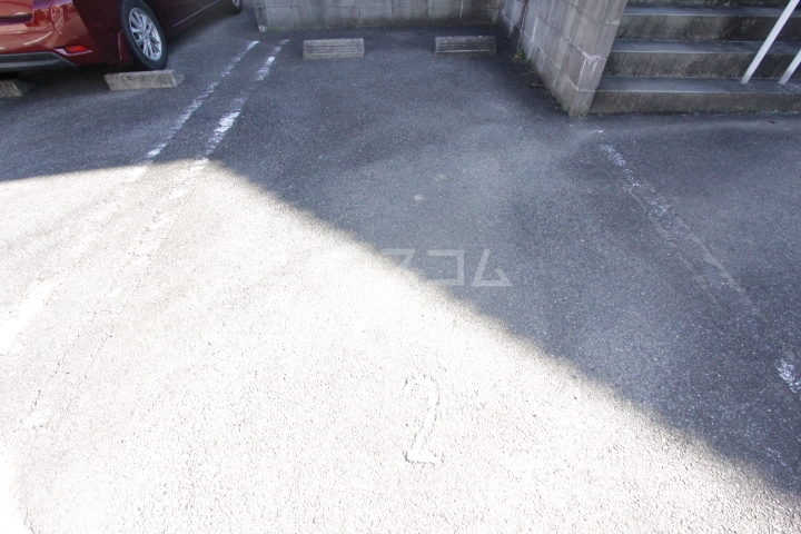 28/30 駐車場