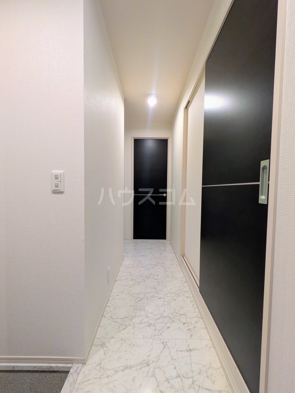 18/22 エントランス