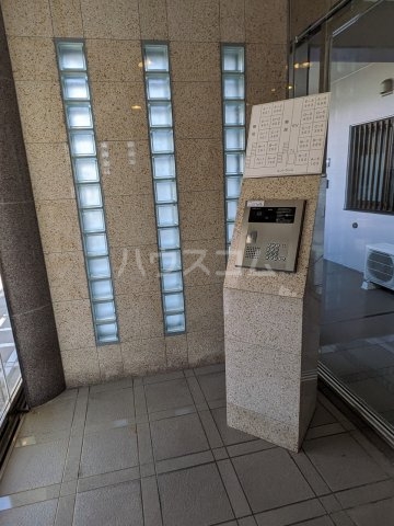 21/23 エントランス