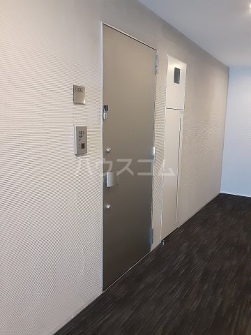 28/30 エントランス