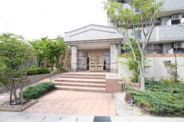 22/30 エントランス