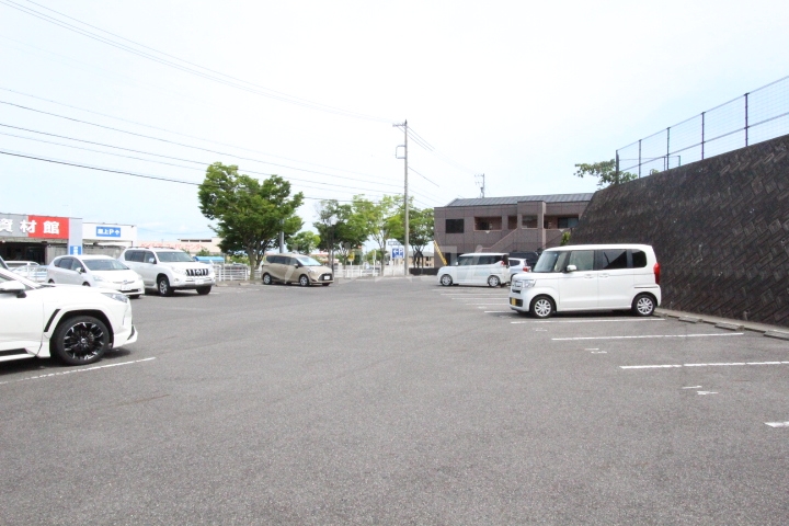25/30 駐車場