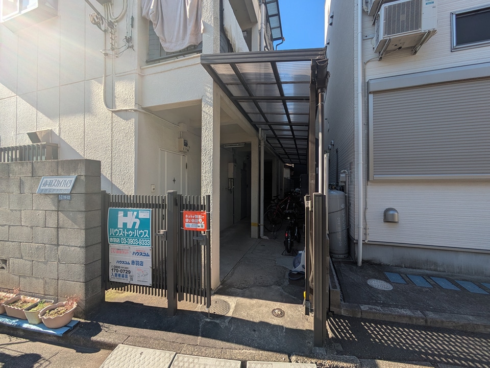 21/29 エントランス