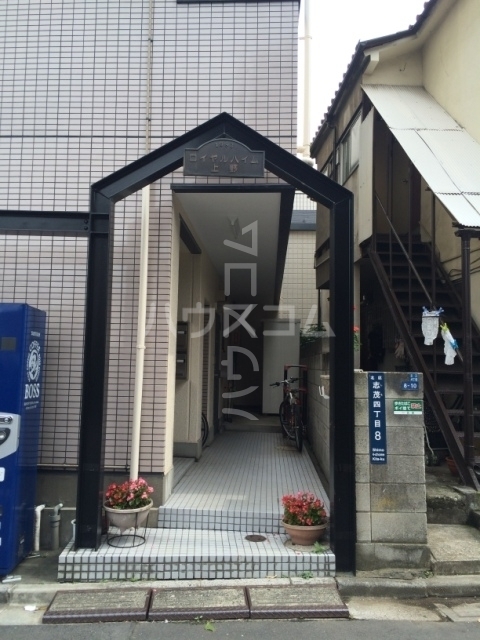 17/21 エントランス