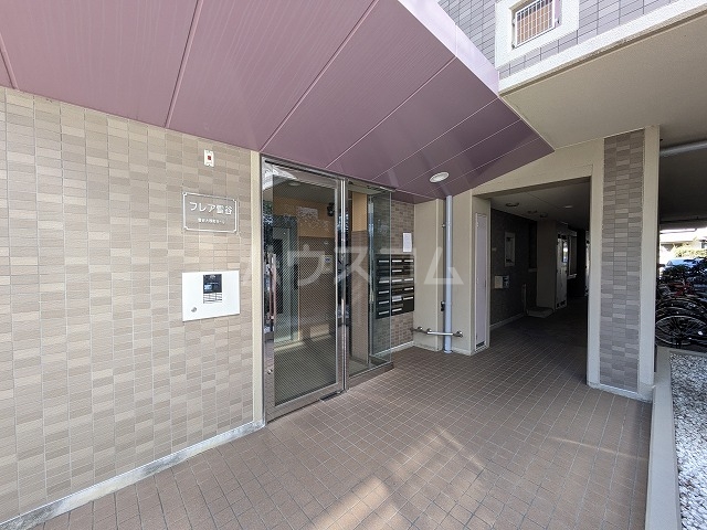 21/26 エントランス