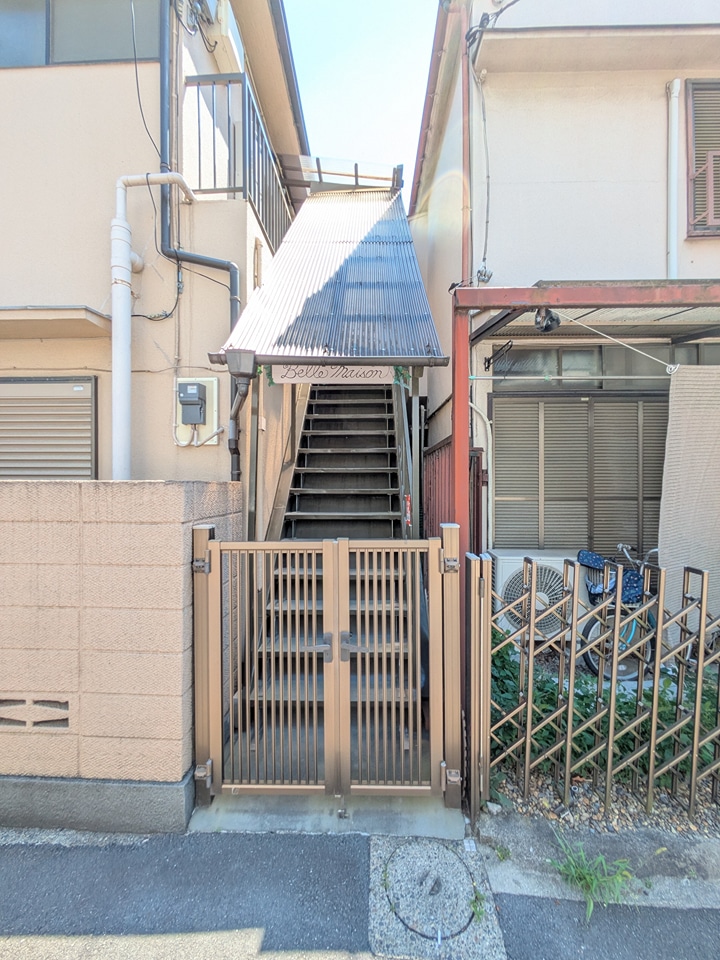 22/22 エントランス