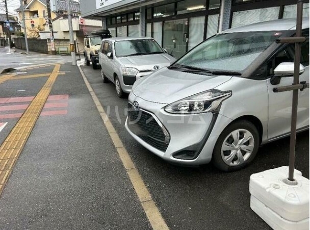 2/4 駐車場