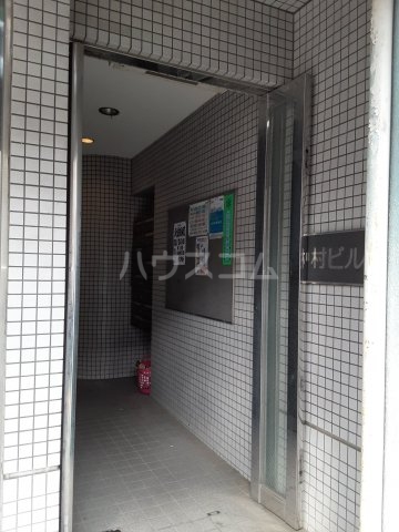 24/30 エントランス