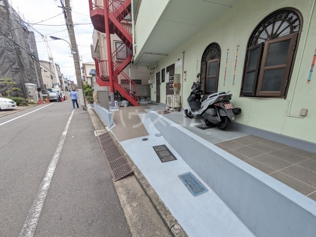 2/2 エントランス
