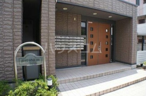 16/18 エントランス