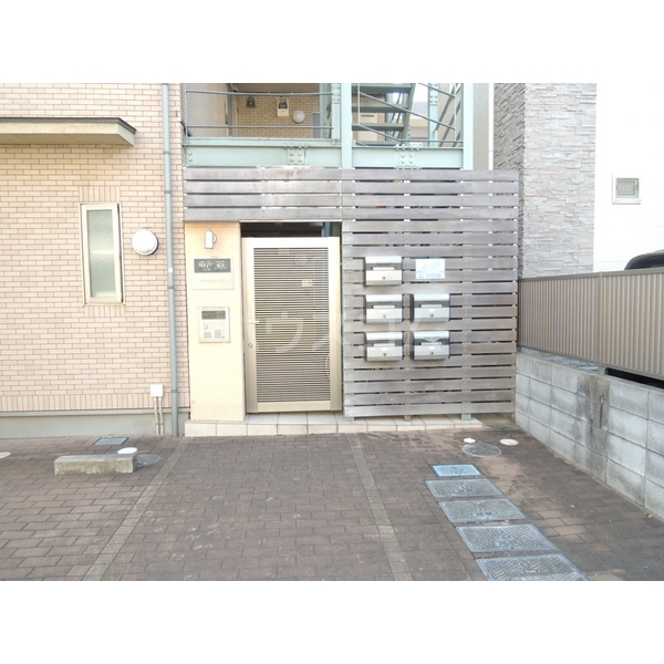 14/20 エントランス