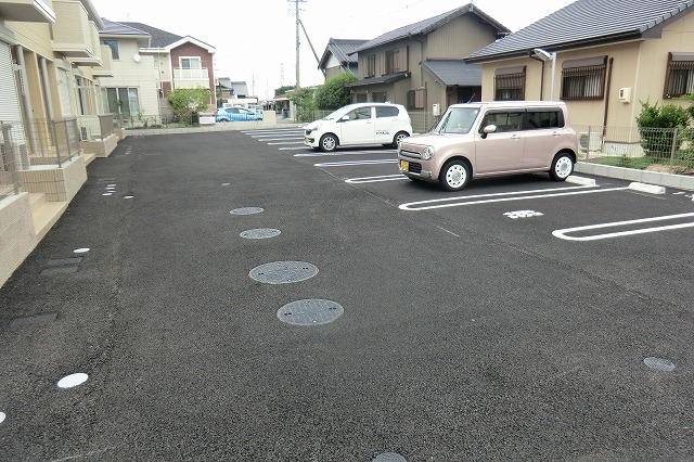 22/27 駐車場