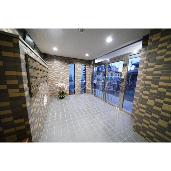 17/25 エントランス