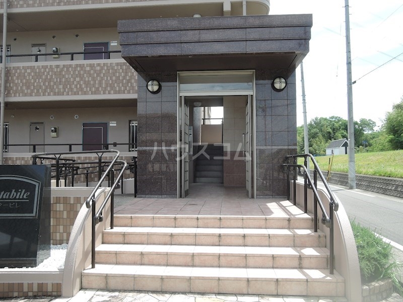 20/26 エントランス