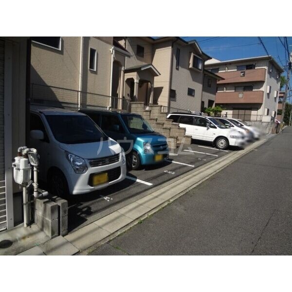 13/15 駐車場