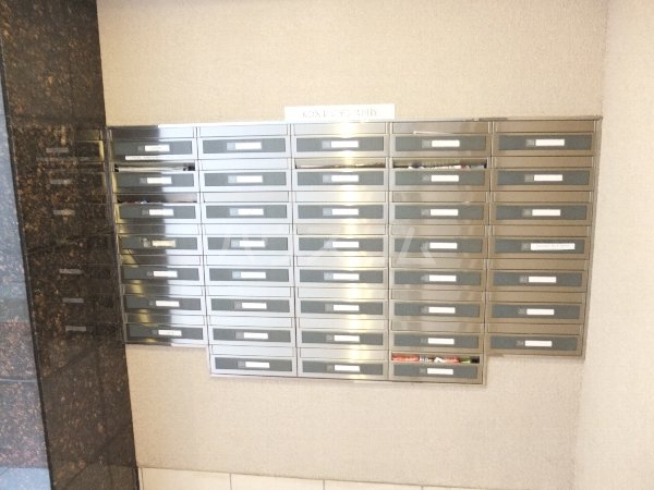 26/30 エントランス