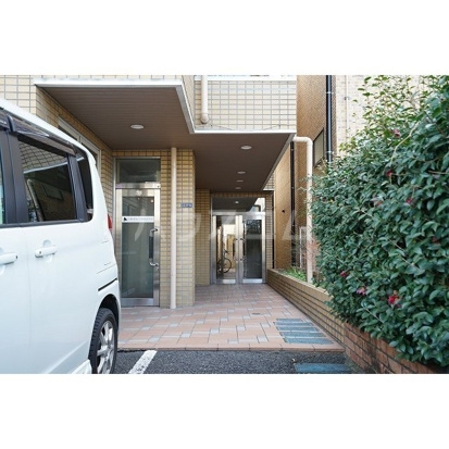 20/30 エントランス