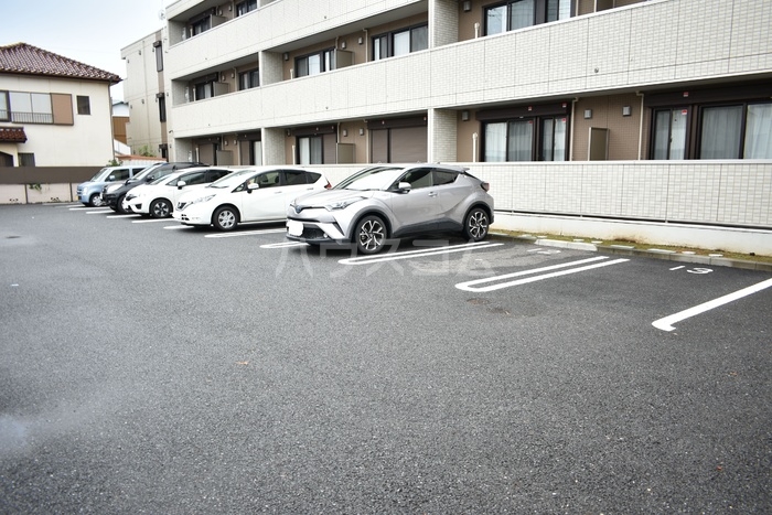 26/30 駐車場