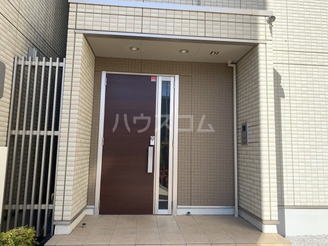 21/27 エントランス