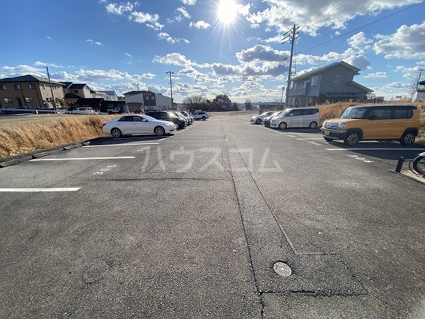 23/30 駐車場