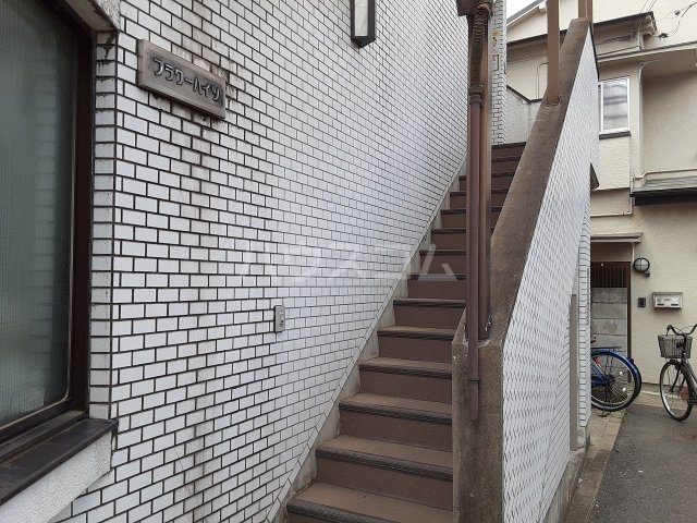 24/29 エントランス