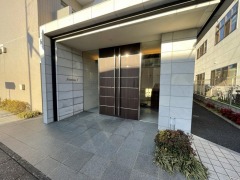 28/30 エントランス