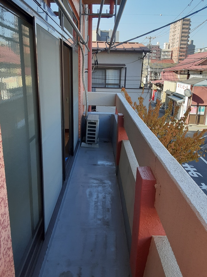 23/28 バルコニー