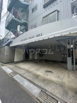 28/30 エントランス