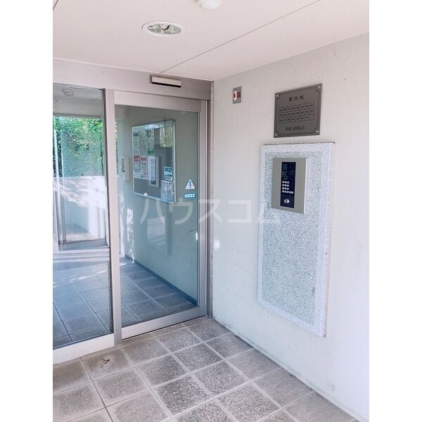 15/26 エントランス