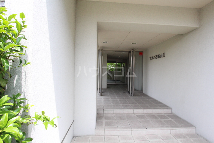 20/30 エントランス