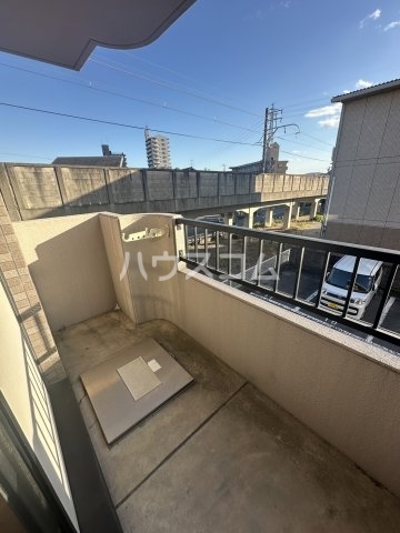 16/23 バルコニー