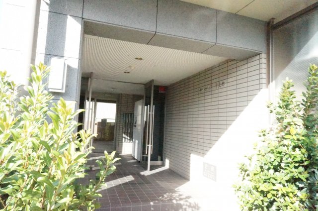 25/30 エントランス