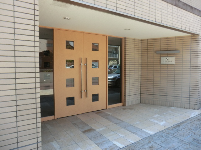 21/27 エントランス