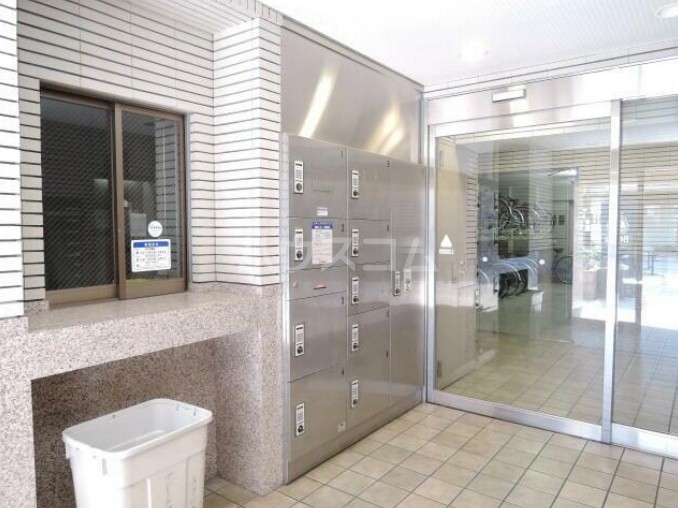 2/3 エントランス