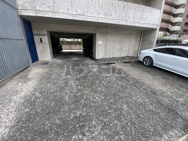 26/30 駐車場