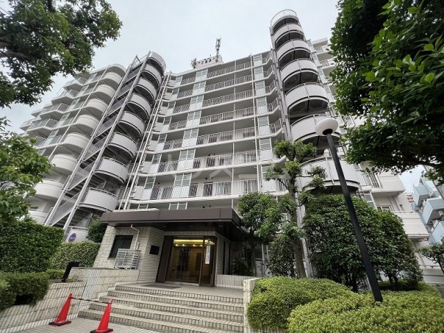 25/30 エントランス