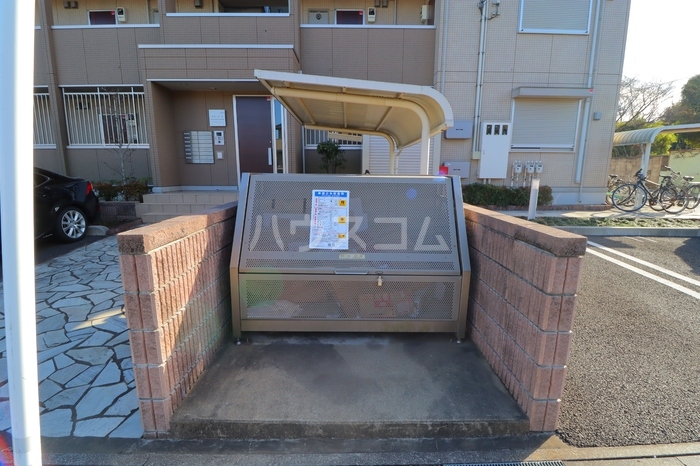 13/22 エントランス